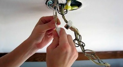 Установка люстры